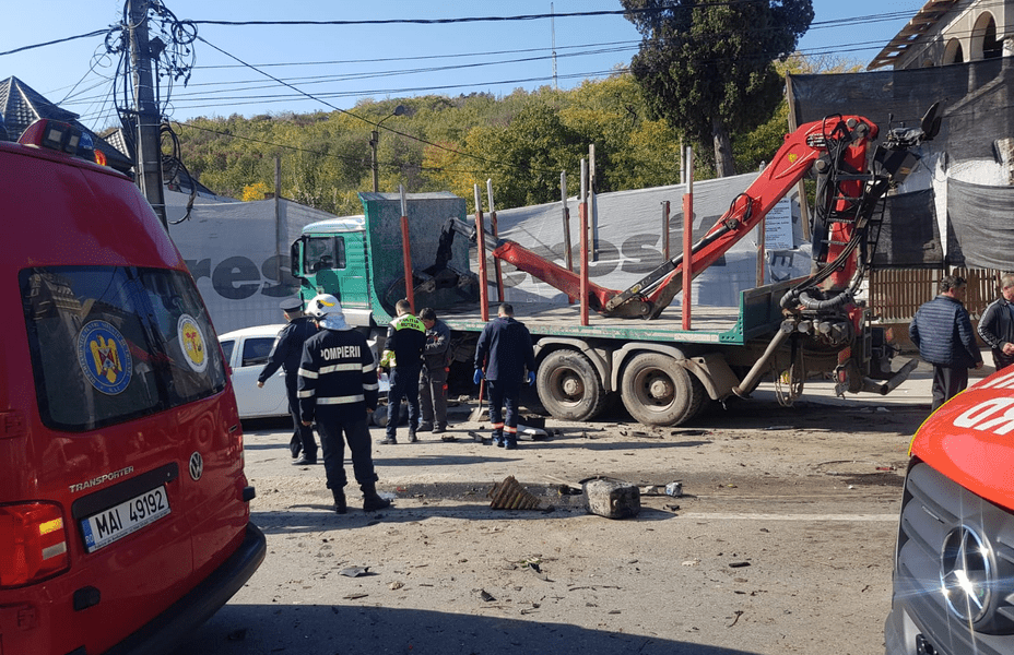 Șoferul decedat în accidentul din Slatina s-a grăbit spre moarte cu 135 km/h. O femeie a scăpat ca prin minune