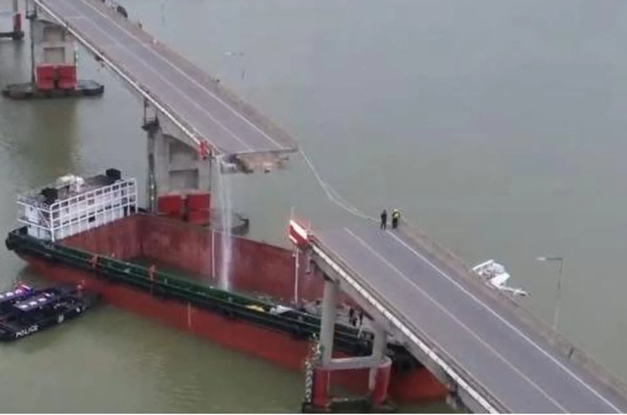 Doi morți și trei dispăruți în Guangzhou, după ce un cargobot a lovit un pod peste Râul Perlelor VIDEO