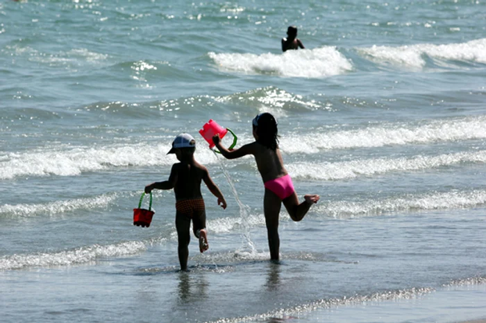 
    Prognoza meteo pentru următoarele două zile anunță că temperaturile se mențin ridicatefoto: Click!  