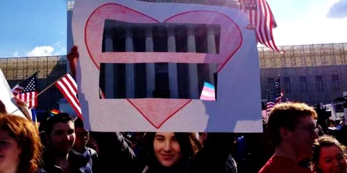 campanie facebook foto twitter/HRC