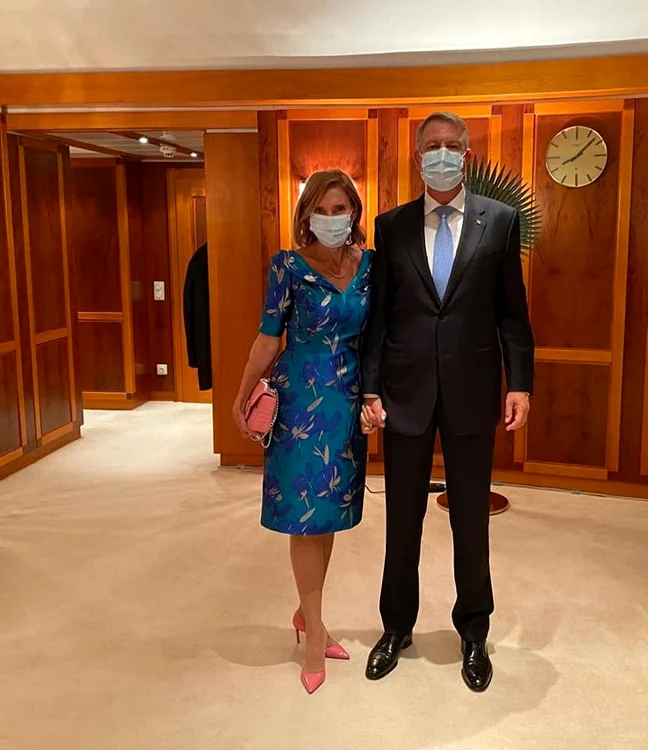 1 carmen iohannis tinuta din germania 1 jpg jpeg