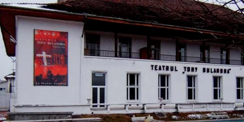 "Ziua porţilor deschise" la Teatrul Municipal Târgovişt