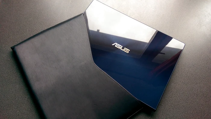 Asus Zenbook Infinity UX302 FOTO Octavian Palade