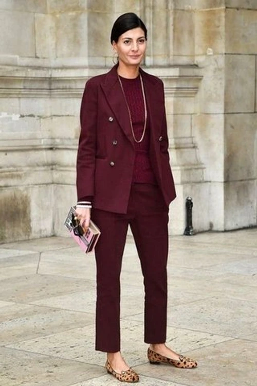 small Fustany Fashion Pantsuit Looks to Elevate Your Formal Workwear Style Street Style 11 jpg jpeg