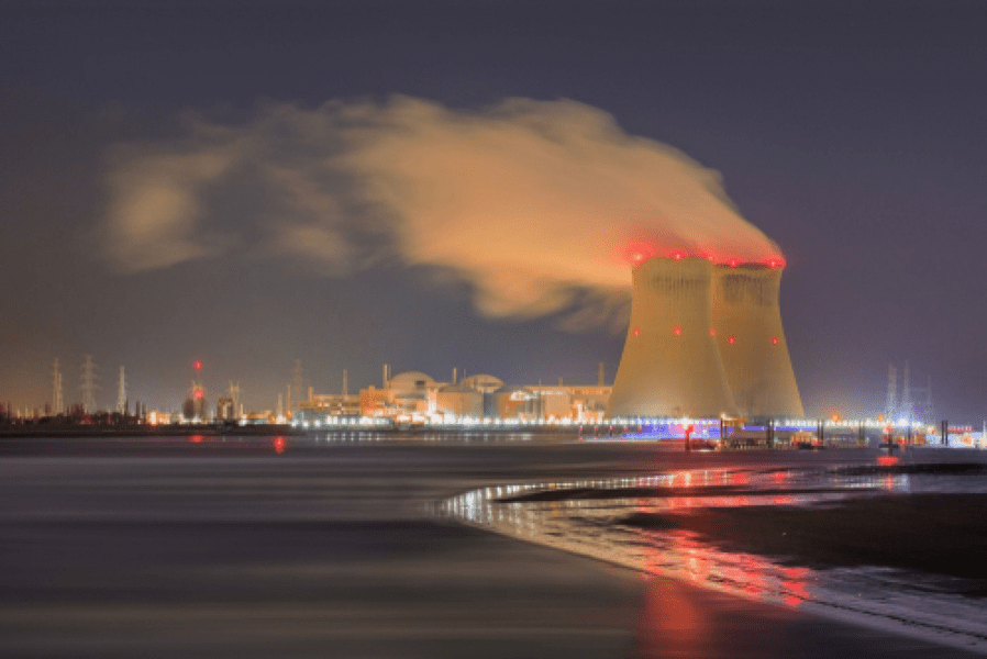 Polonia aprobă construirea primelor sale centrale nucleare