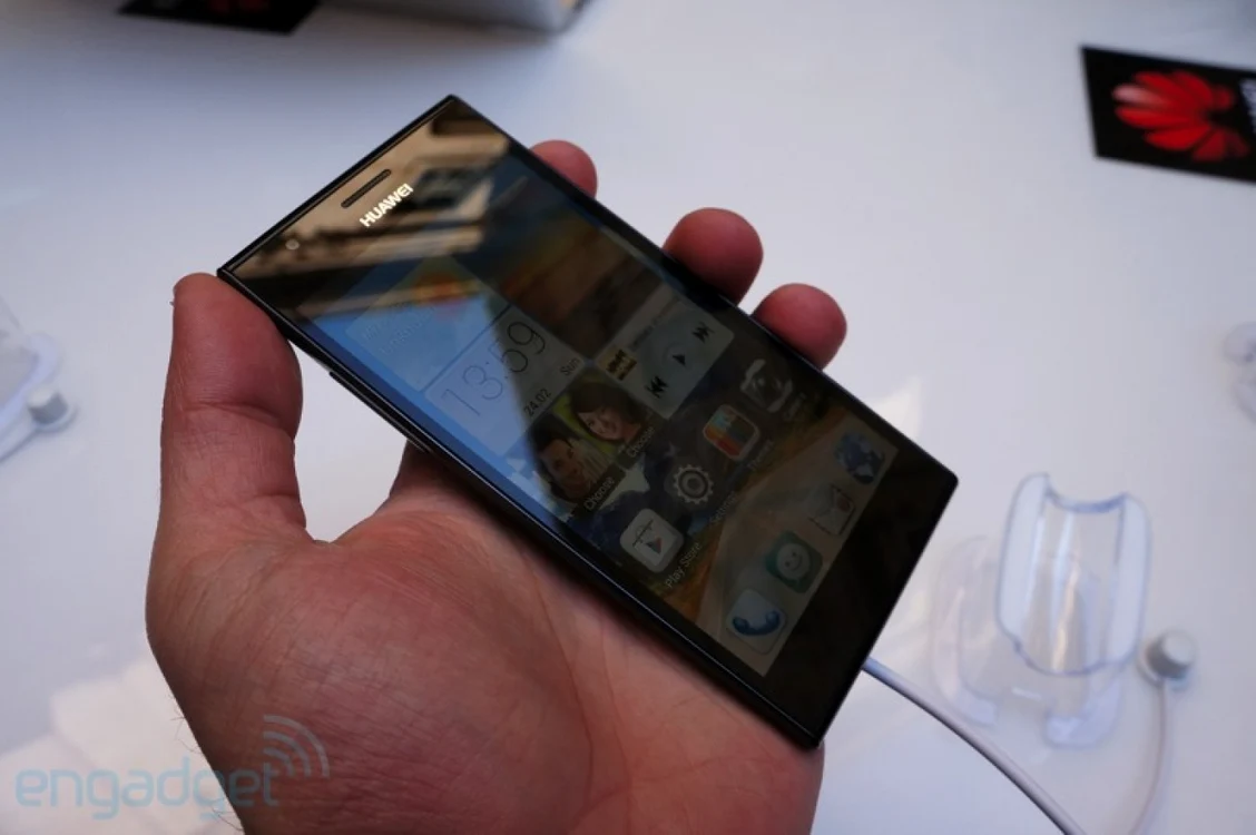 Huawei Ascend P2 va avea un ecran de 4,7 inci FOTO engadget.com