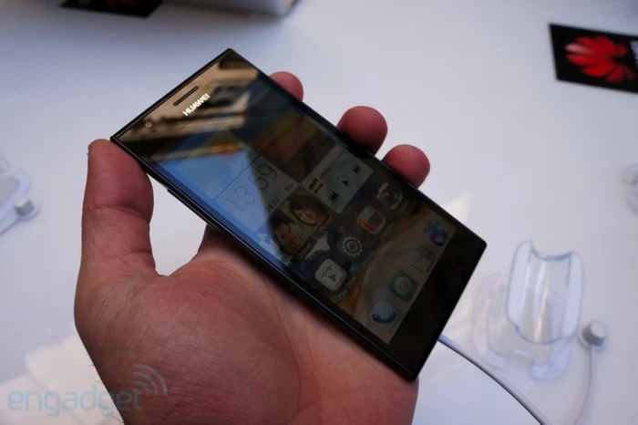 Huawei Ascend P2 va avea un ecran de 4,7 inci FOTO engadget.com