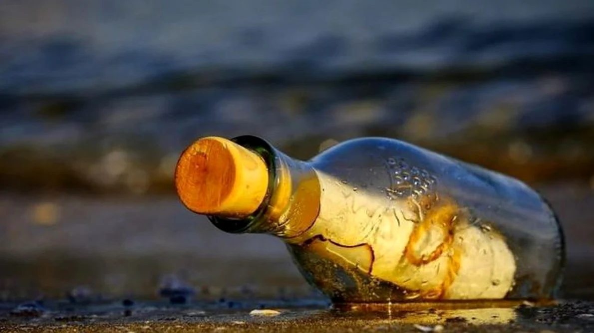 O femeie din SUA a găsit un mesaj vechi de un secol într o sticlă  Ce scria pe acel bilet jpeg
