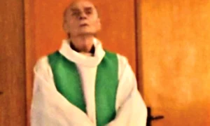 Nu au nimic sfânt! † Preotul  Jacques Hamel, 86 de ani,  a fost ucis în timpul slujbei  de doi tineri înarmaţi jpeg