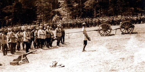 Romanian troops at Marasesti in 1917 jpg