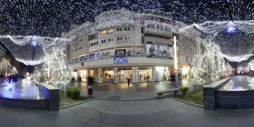 Iluminat festiv în Craiova. Foto: Victor C. Boldîr