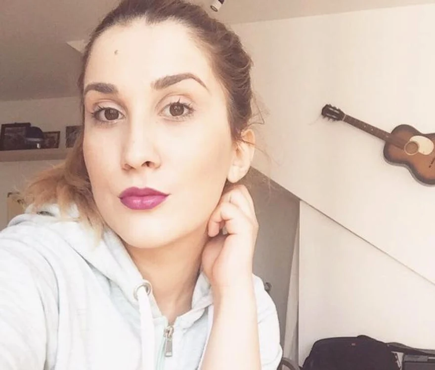 
    Adda a fost cerută în căsătorie după nouă luni de relațieFoto: arhivă personală  