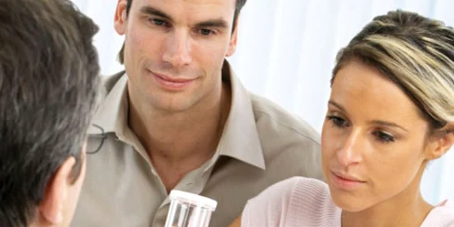 Numărul cuplurilor care se confruntă cu probleme de fertilitate este în creştere