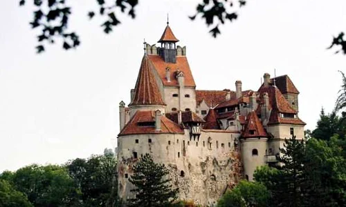 Scădere cu 70% a veniturilor Castelului Bran faţă de perioada similară din 2019, din cauza pandemiei de coronavirus jpeg