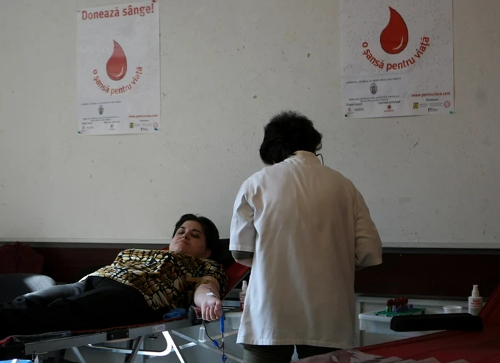 
    În ciuda campaniilor sociale organizate, foarte puţini oameni au venit să doneze sânge  