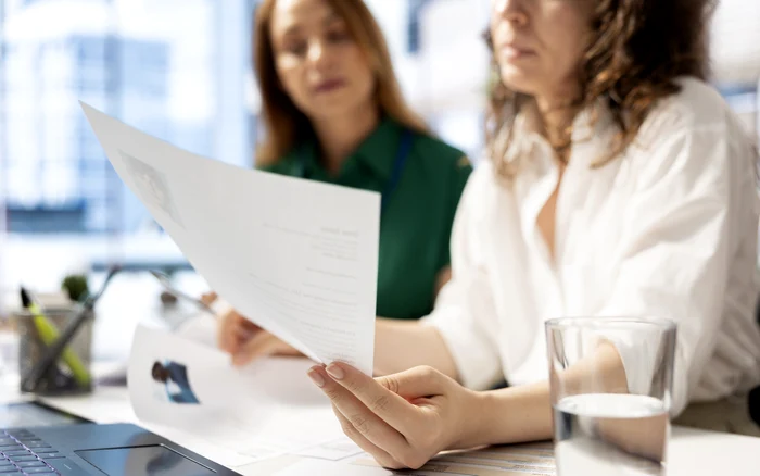 Mulți români se plâng că CV-urile depuse de aceștia nu mai primesc niciun răspuns. Freepik