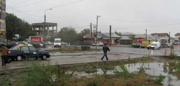 La intersecţia cu strada Mărăşeşti va fi montat un sens giratoriu. 