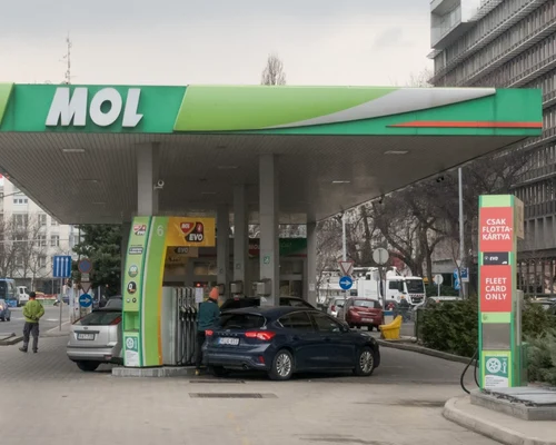 Benzinarie Mol Ungaria FOTO Profimedia