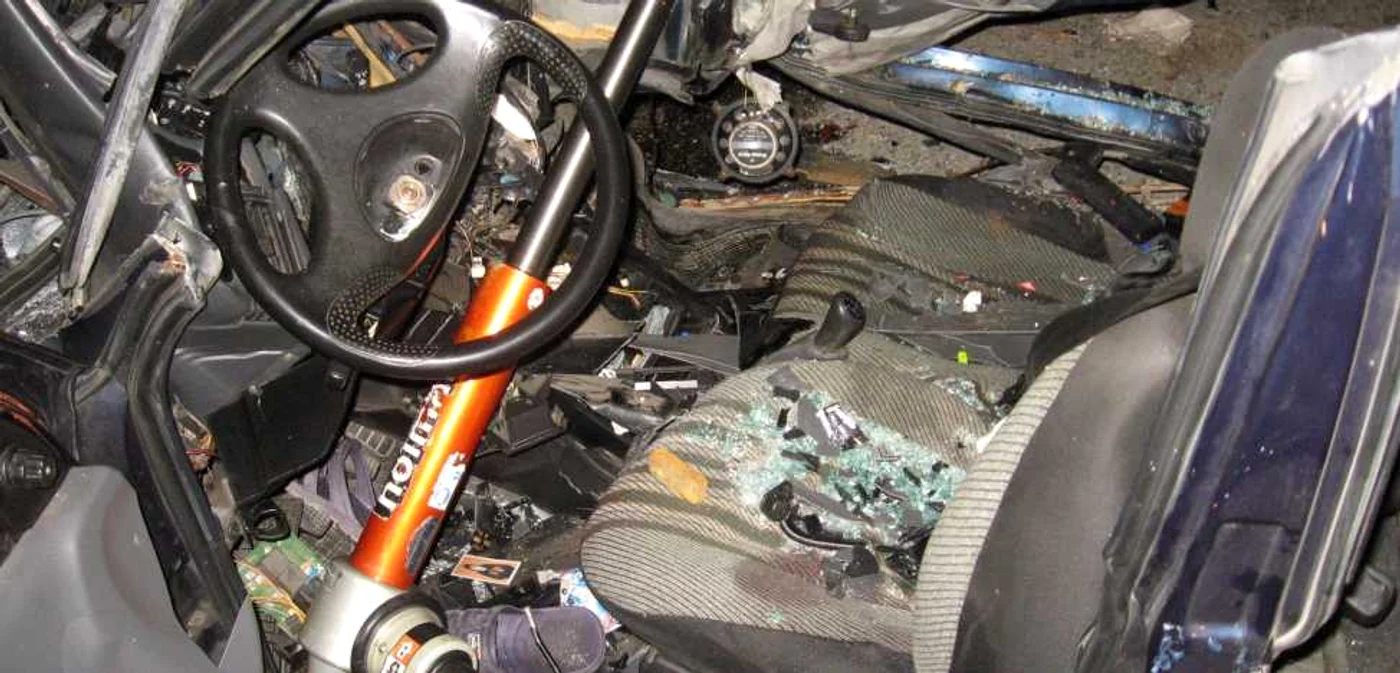 Accidente grave cu Dacii care s-au izbit de capetele unor poduri