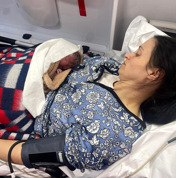 Tânăra a născut o fetiță perfect sănătoasă FOTO ISU Vaslui