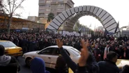 VIDEO / Proteste violente în Iran: demonstranţi alungaţi cu gloanţe de cauciuc  „Inamicul nostru este chiar aici“ jpeg