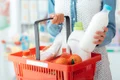 Alimentele pe care un specialist in siguranta alimentara nu le ar pune niciodata in cos la supermarket, foto Shutterstock jpg