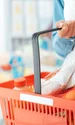 Alimentele pe care un specialist in siguranta alimentara nu le ar pune niciodata in cos la supermarket, foto Shutterstock jpg