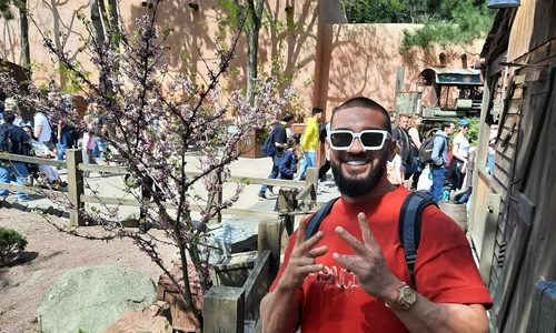 dorian popa la disneyland jpg