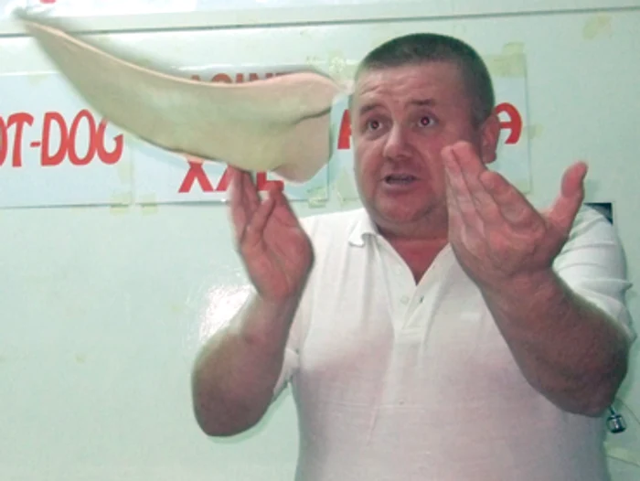 Un băimărean face plăcinte XXL