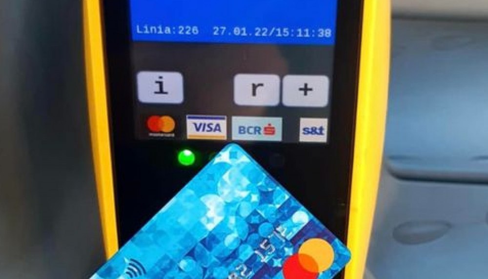Probleme la plata direct cu cardul bancar la validatoarele din mijloacele de transport în comun din București 