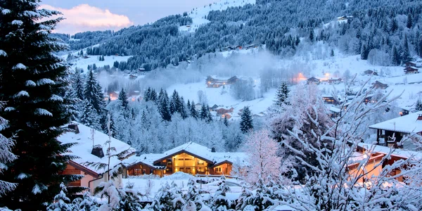Partie de schi inFranța- Les Gets FOTO Shutterstock 