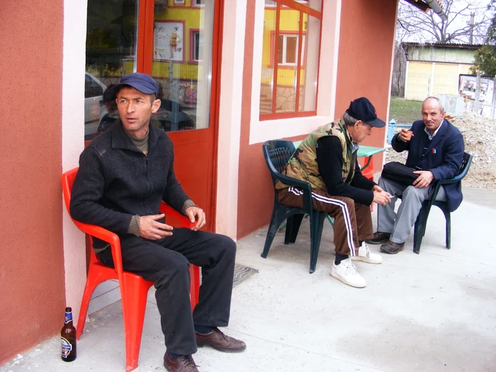 La un pahar de ... cafea la cârciuma din Bistriţa FOTO Corina Macavei