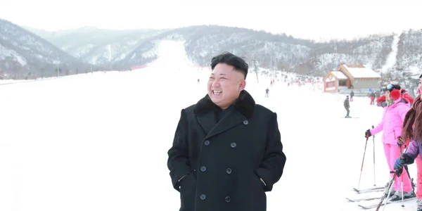 Kim Jong Un la inaugurarea statiunii montane Masik din Coreea de nord FOTO Reuters
