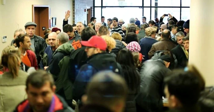 Români la coadă la vot în Chicago  FOTO: Facebook, Florin Ionuţ Neacşi