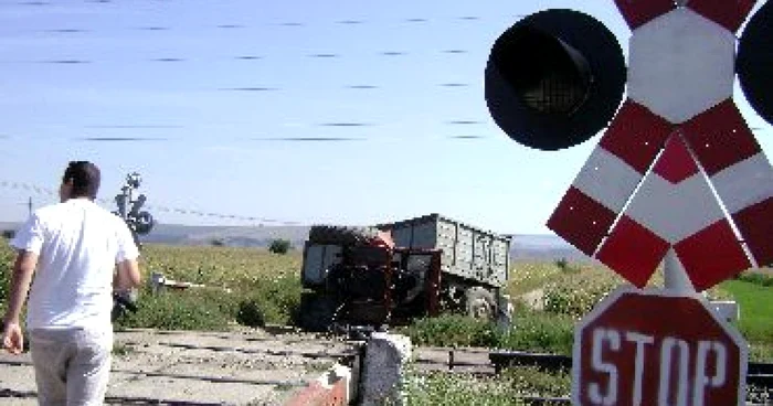 Bacău: Tractoristul care a provocat accident feroviar riscă trei ani de închisoare (UPDATE)