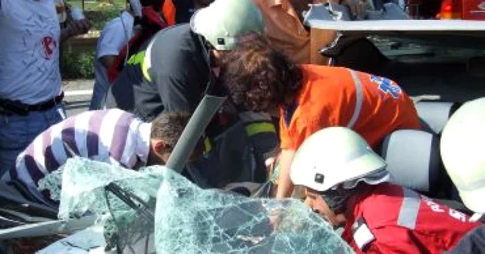 Râmnicu Vâlcea: Familia lui Menix accidentată de un şofer tumentat