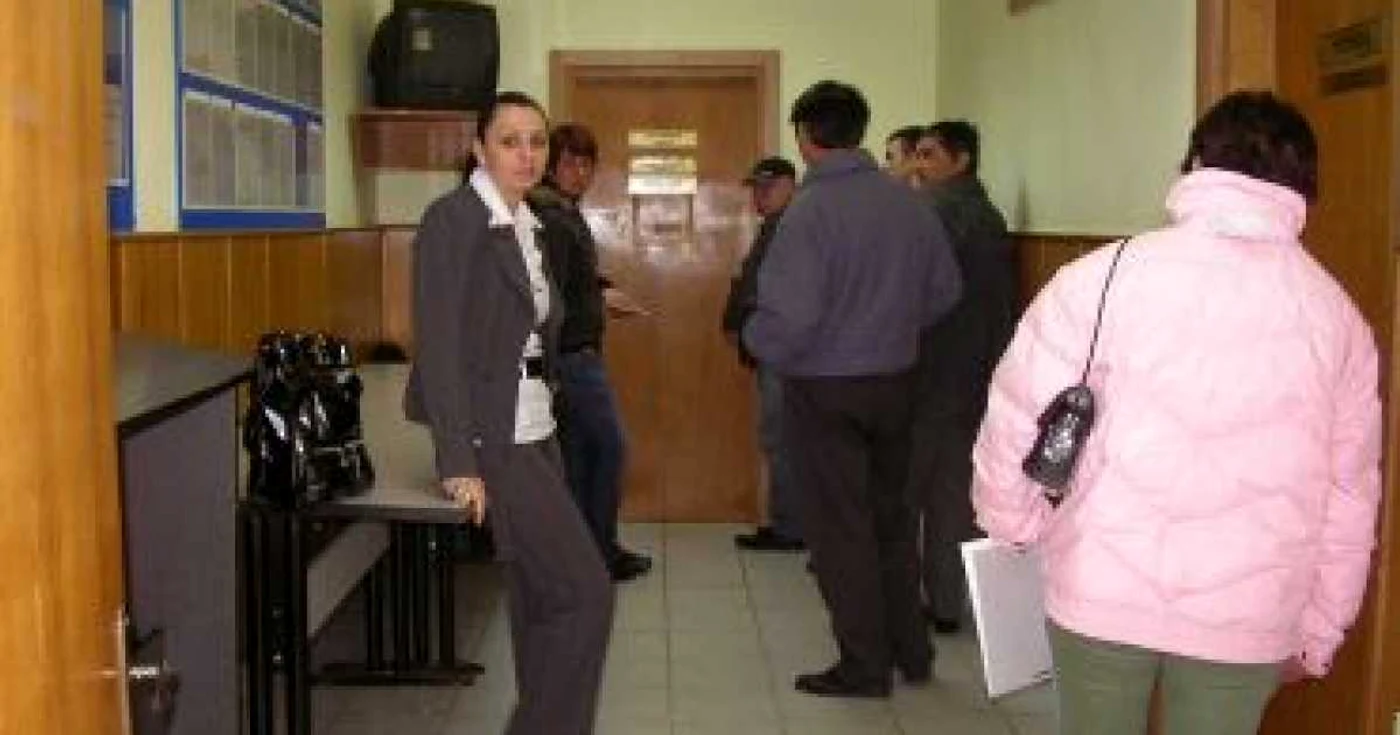 Mulţi şomeri preferă să plece la muncă în străinătate deoarece salariile sunt mai mari 