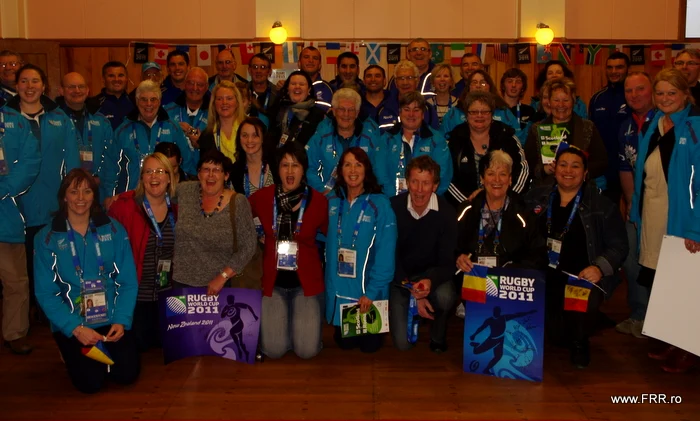 ”Stejarii”, alături de voluntarii Rugby World Cup * Foto: www frr ro jpeg