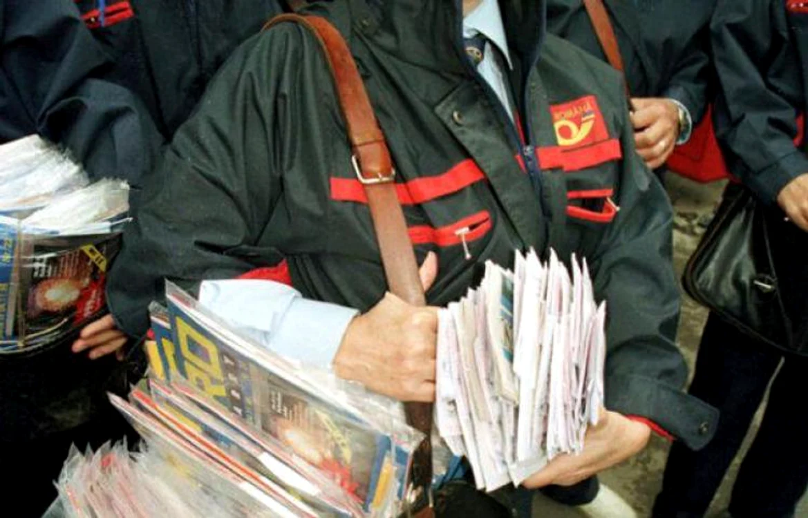 
    Poştaşii vor fi mascaţi şi vor da banii de  pensie în plicFoto: adevarul.ro  