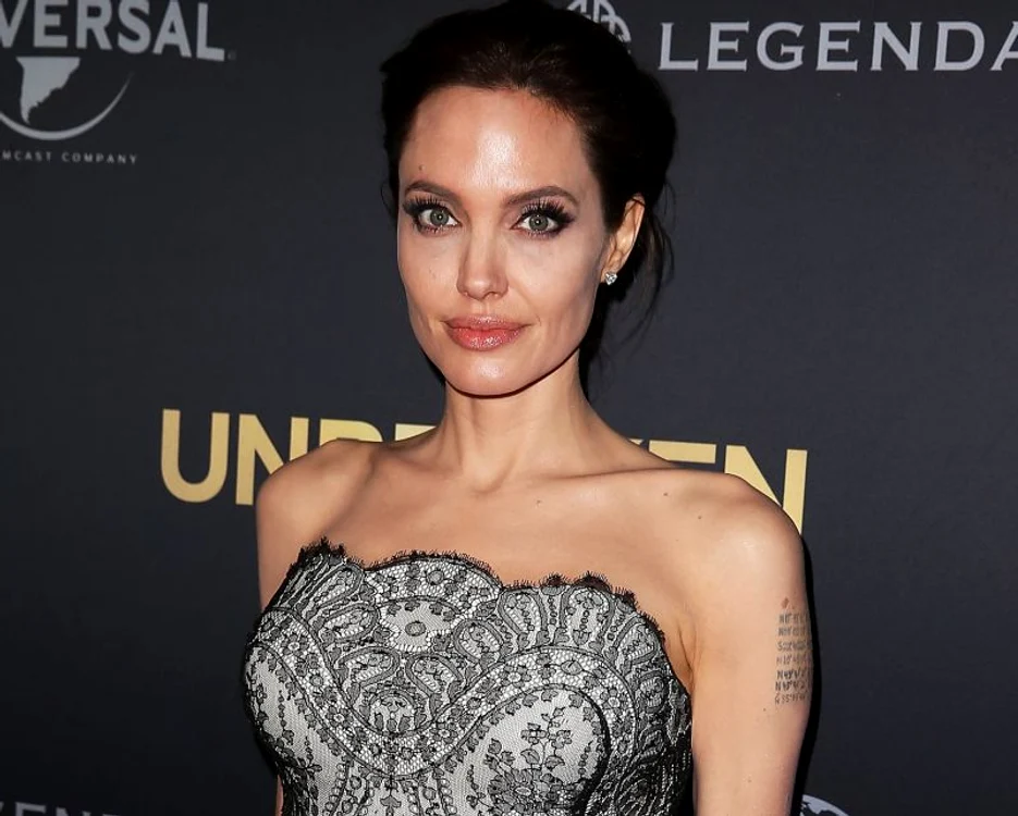 
    Angelina Jolie a făcut o operaţie de extirpare a ovarelorFoto: Getty  