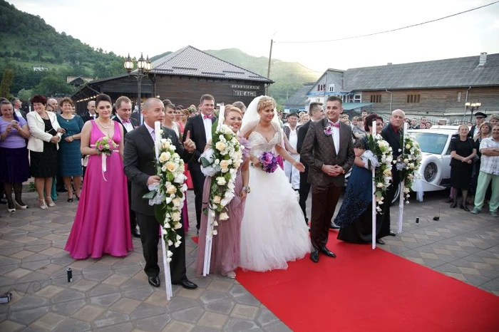 Cornelia şi Lupu Rednic au fost naşi la o nuntă cu 1.000 de invitaţi.