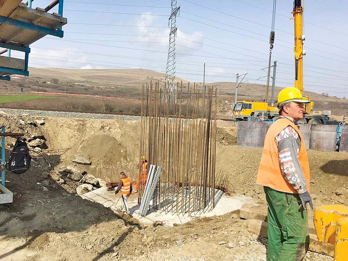 Loturile 1 și 2 din Autostrada Sebeș-Turda ar trebui să fie gata la sfârșitul anului, dar lucrările merg încet