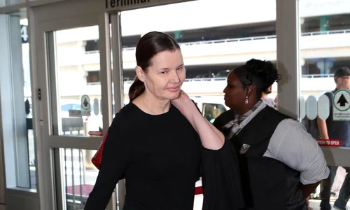 *EXCLUSIVE* Geena Davis arrives make up free at LAX Airport to catch her flight jpeg