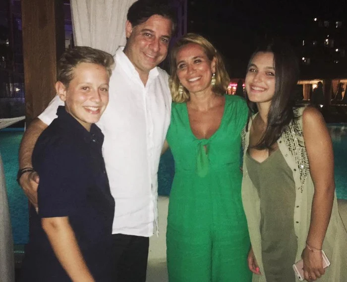 Andreea Esca și Alexandre Eram, alături de cei doi copii ai lor, Alexia și Arisfoto: arhivă personală