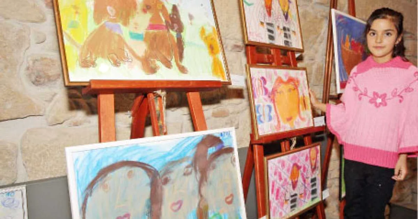 Amalia, la propria expoziţie de pictură 