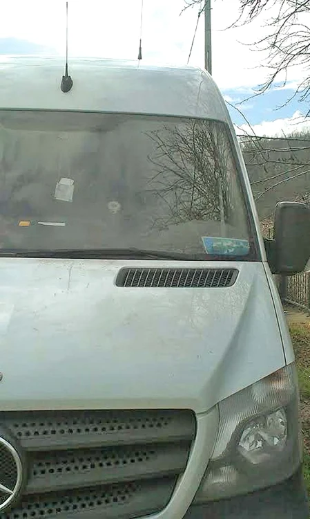 Click! a surprins microbuzul Pro Tv la intrare