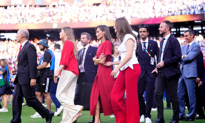 Regina Letizia, Regele Felipe, Prințesa Leonor, Infanta Sofia la finala CM de fotbal, Profimedia (2) jpg