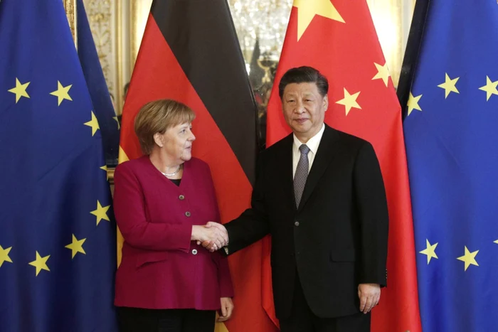 Angela Merkel şi Xi Jinping înaintea unei întrevderi la Paris, Franţa, la 26 martie 2019 FOTO EPA-EFE