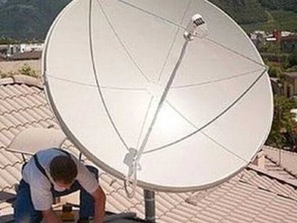 
    Externalizarea serviciilor de instalare şi mentenanţă a adus numai probleme clienţilor  