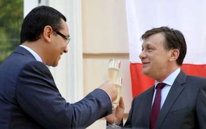 Victor Ponta şi Crin Antonescu au obţinut o victorie decisivă